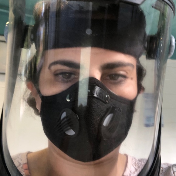 Get to know your Posher. 💋👑🐾 - Picture 1 of 3